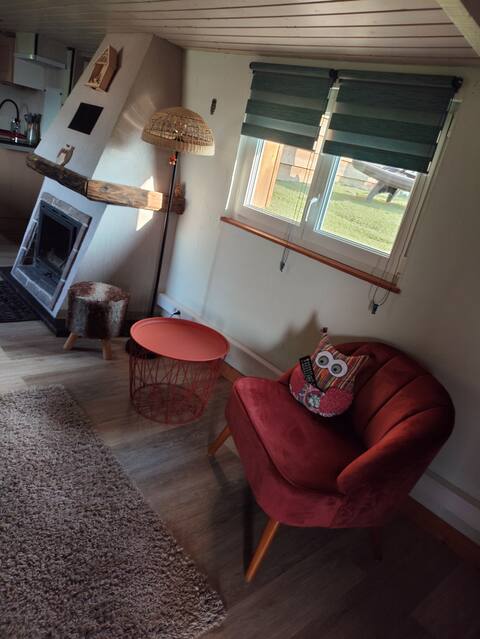 Annonce Airbnb populaire: Les abris de la hulotte - Cozy chalet with HOT TUB à Anould