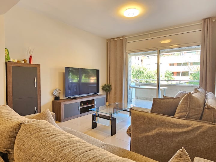 Cozy Apartment With Swim Pool, 250m From The Sea. - Lloret de Mar