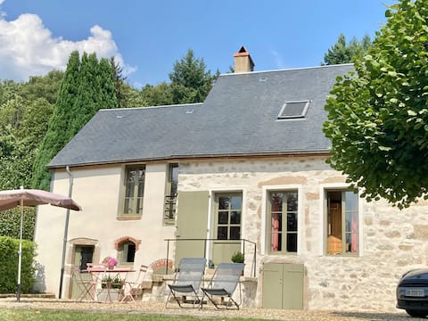 Morvandelle framhouse, nice view of Mont Beuvray