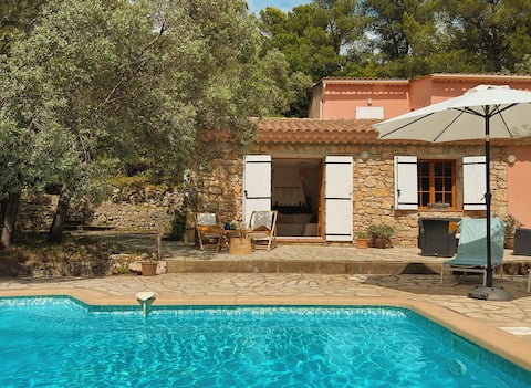 Love & Relax: Jacuzzi, Private pool and Rosé wine