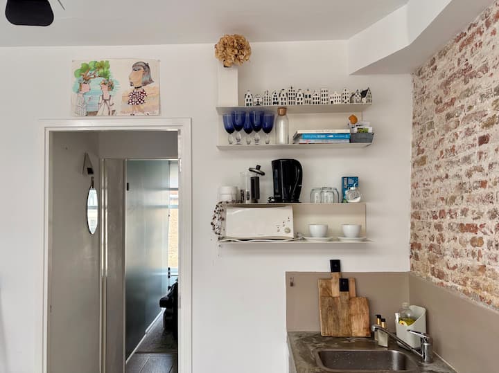 Central Loft With Church View Fits 1 Or 2 People - ドルドレヒト