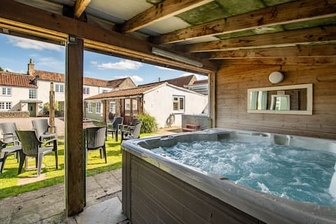 The Farmhouse with two hot tubs