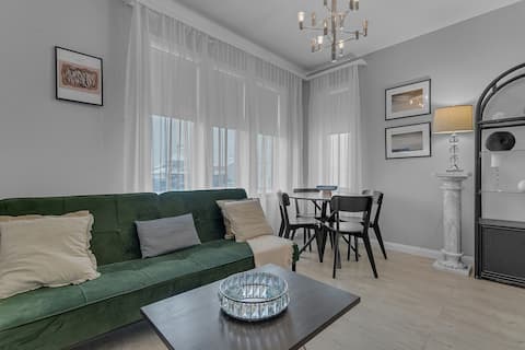 Deluxe Downtown KEF apartment - 5min to Airport