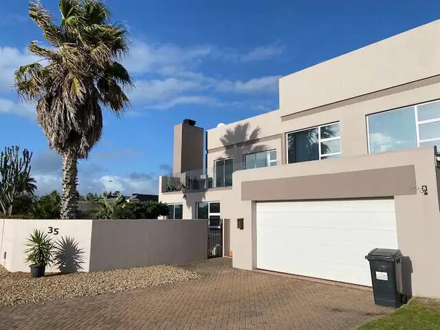 Self Catering – FamilyRest – Melkbosstrand