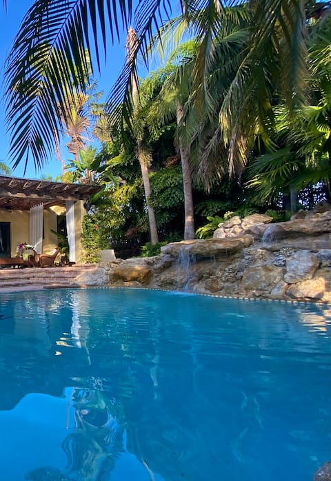 Luxury Villa Vizalli, Heated pool (90F) & jacuzzi