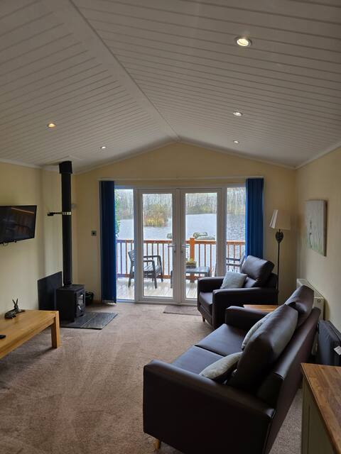 Littlemere Lodges - 'The Meadow' - Pet Friendly