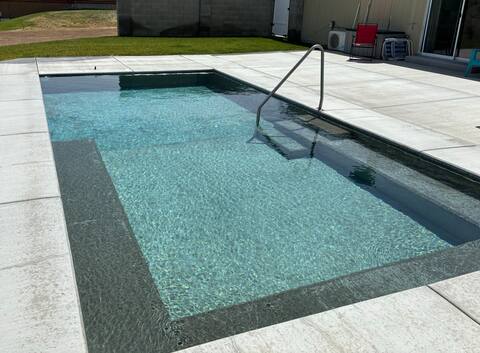 Close toMiracle/Banbury-Your Own Geo Pool