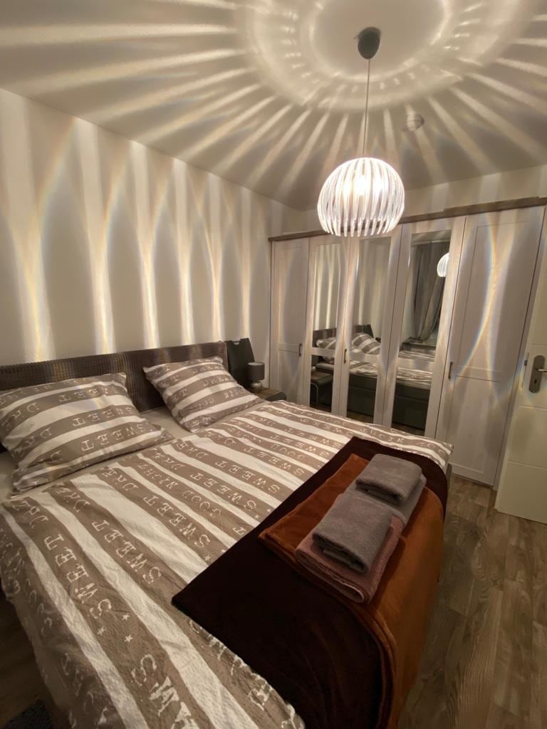 საძინებელი 1