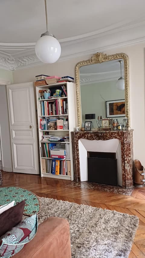 Successful Airbnb property: Charming Haussmanian 2bedrooms 76m² in Paris 10e Arrondissement