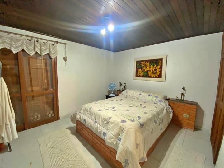 საძინებელი 1