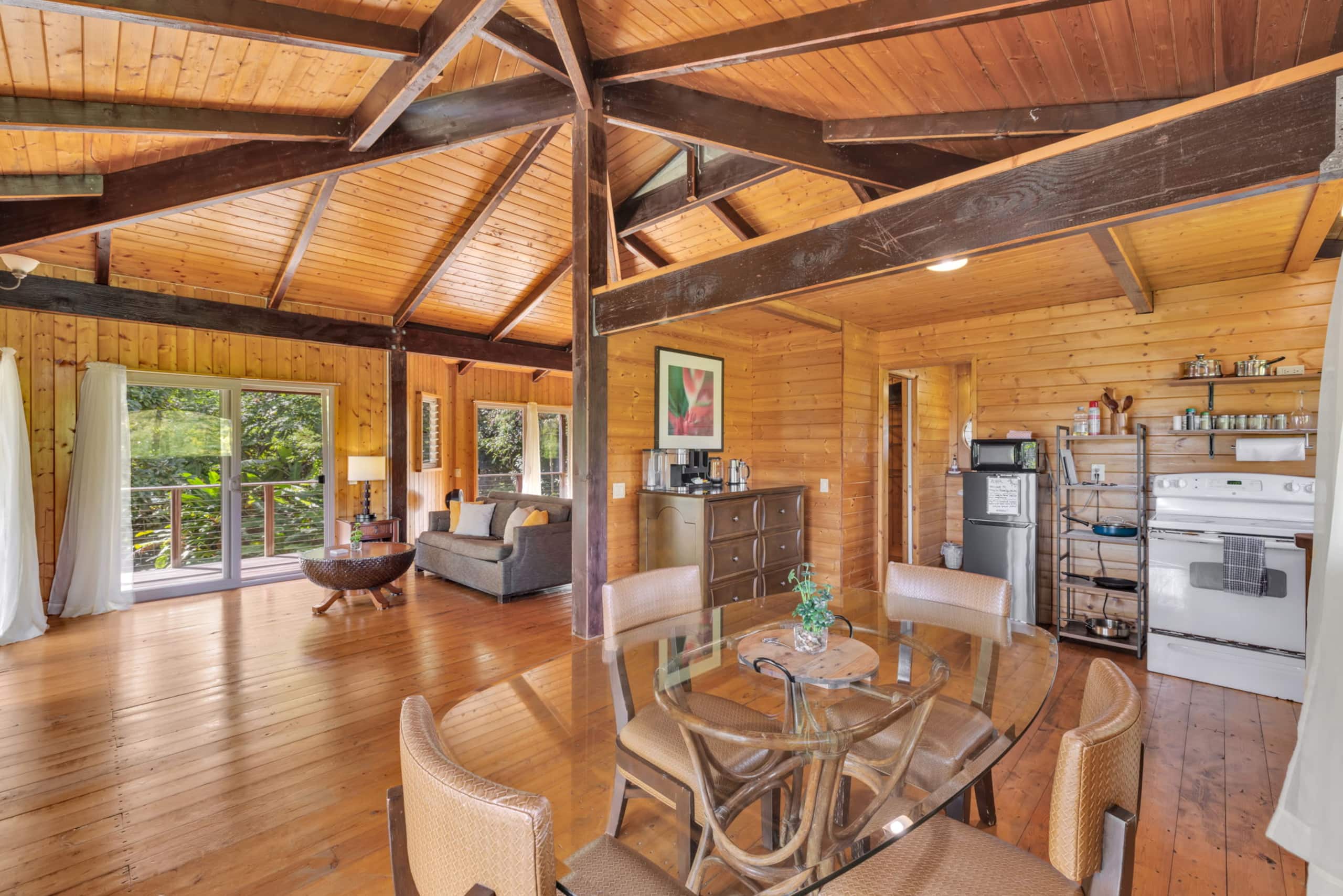 Stay in Hana Upstairs - Photo 9