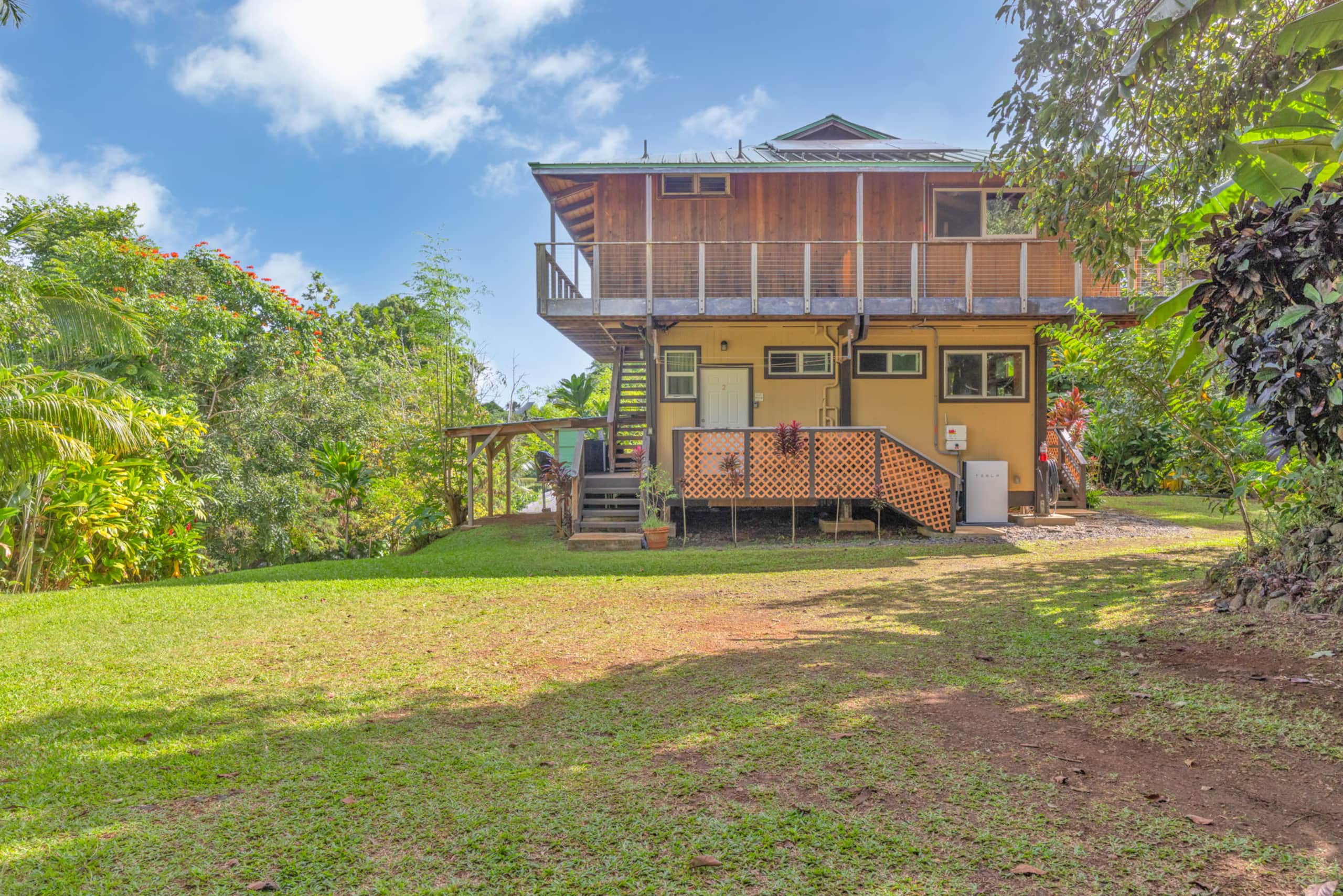 Stay in Hana Upstairs - Photo 24