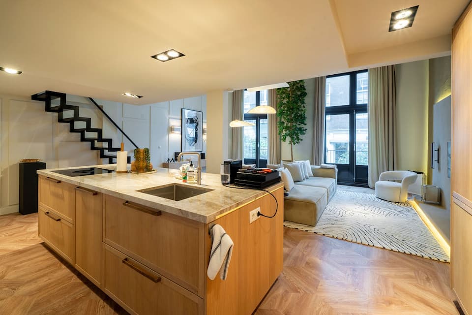 A canal-house residence on the Singel, Amsterdam, North Holland, Netherlands, photo 7 of 10