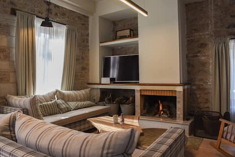 Dimitsana's Luxurious Stone Villa