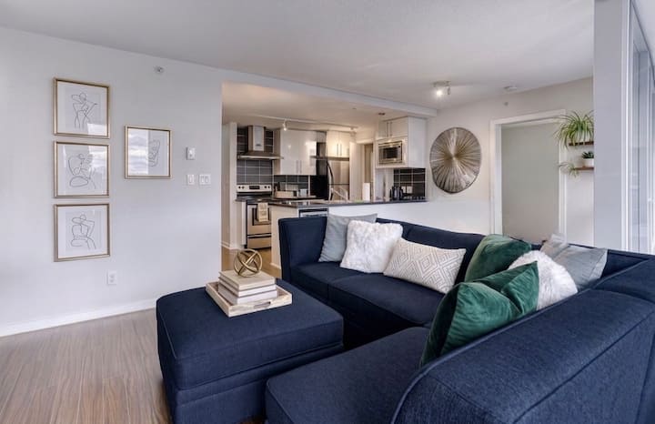 Breathtaking Ocean Views | 2br+2ba | Free Parking - Vancouver