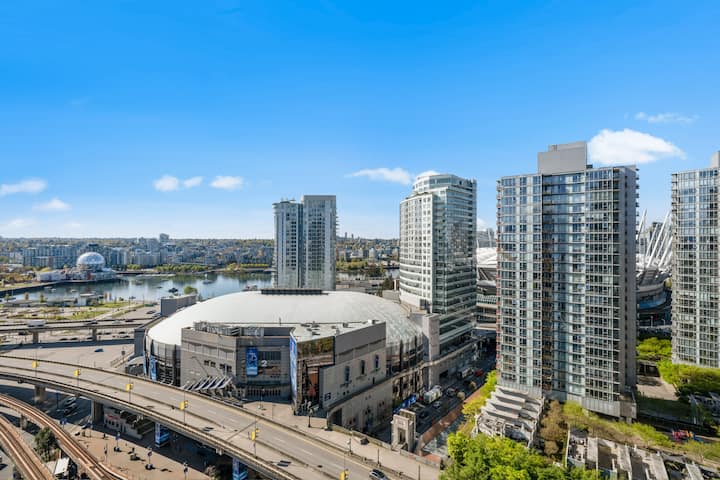 Breathtaking Ocean Views | 2br+2ba | Free Parking - Vancouver