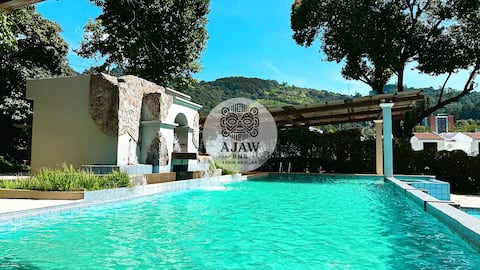 10 min to Antigua · 1 min walk to the pool