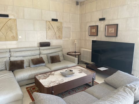 Top Airbnb: VM – Provence Villa with Pool, AC & Avignon Views à Villeneuve Lès Avignon