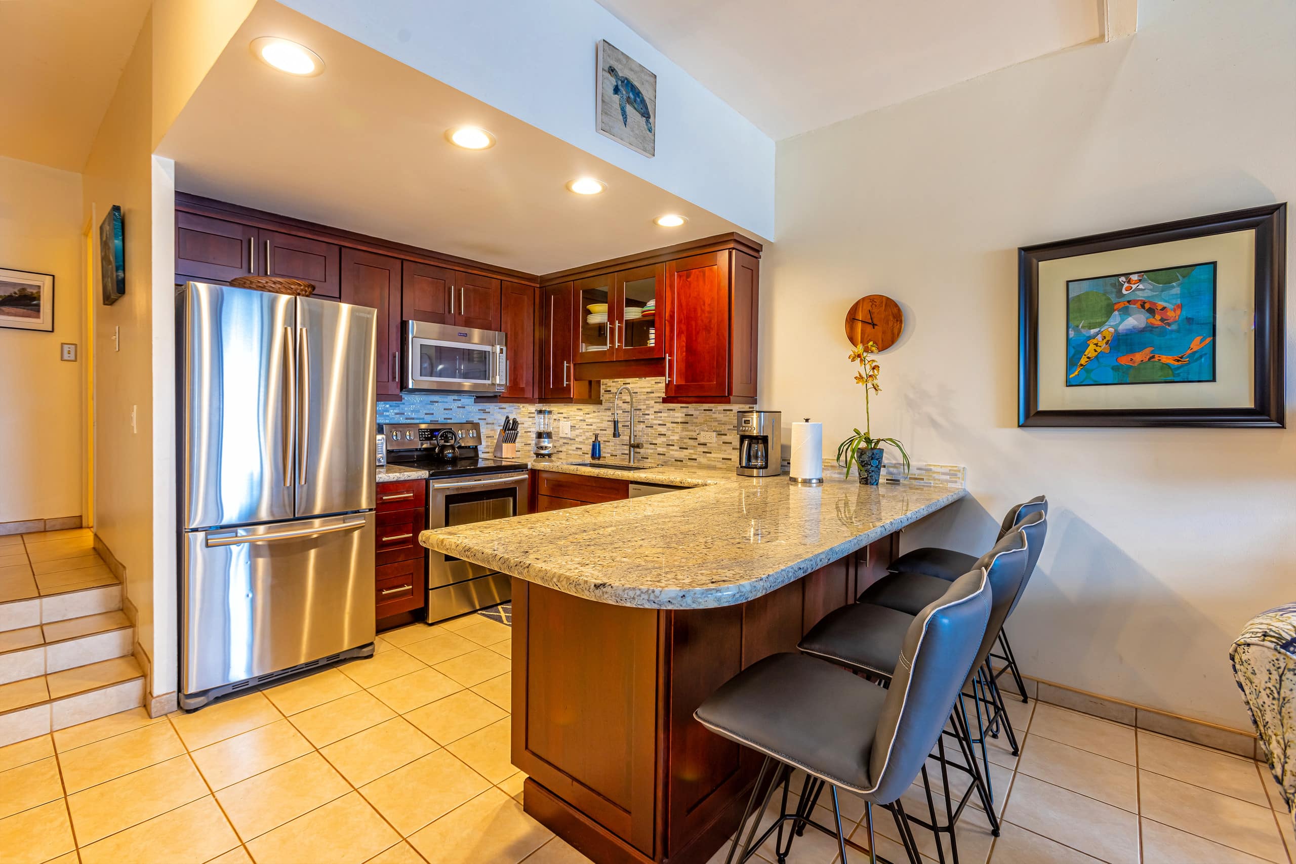 Condo in Lahaina · ★4.67 · 2 bedrooms · 3 beds · 2 baths - Image 11