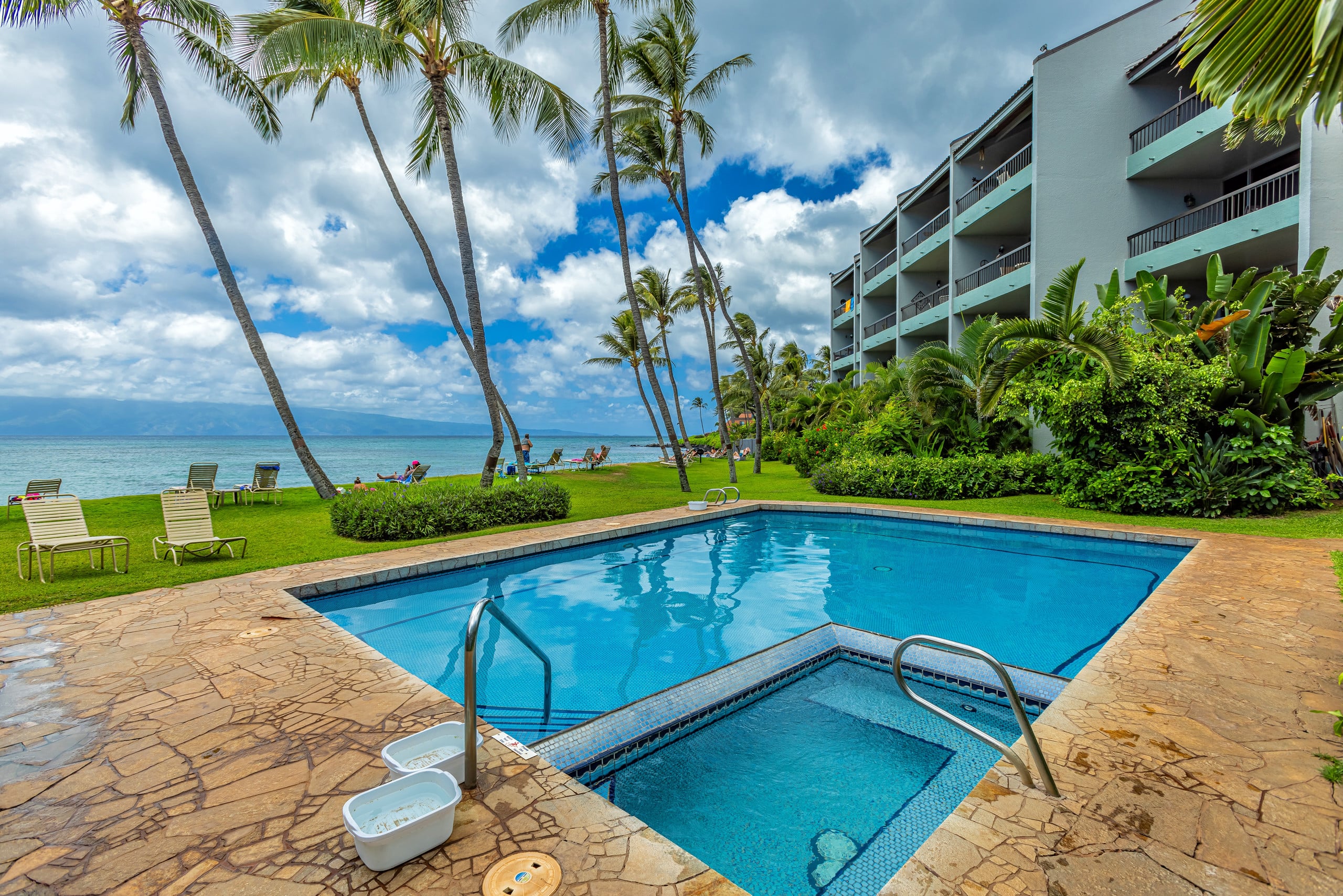 Condo in Lahaina · ★4.67 · 2 bedrooms · 3 beds · 2 baths - Image 25