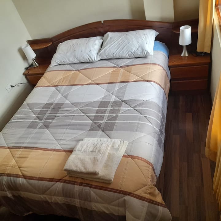 Schlafzimmer 1