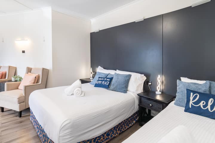 Deluxe Family Room - Sleeps 5 - Sydney