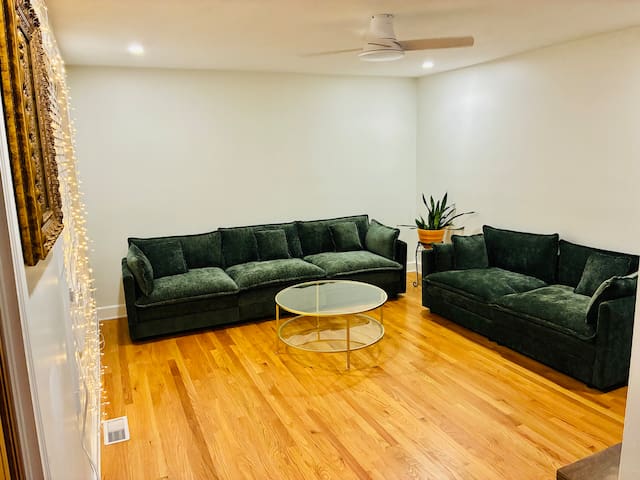 Stonecrest Stays- A Modern & Cozy home in Boston.