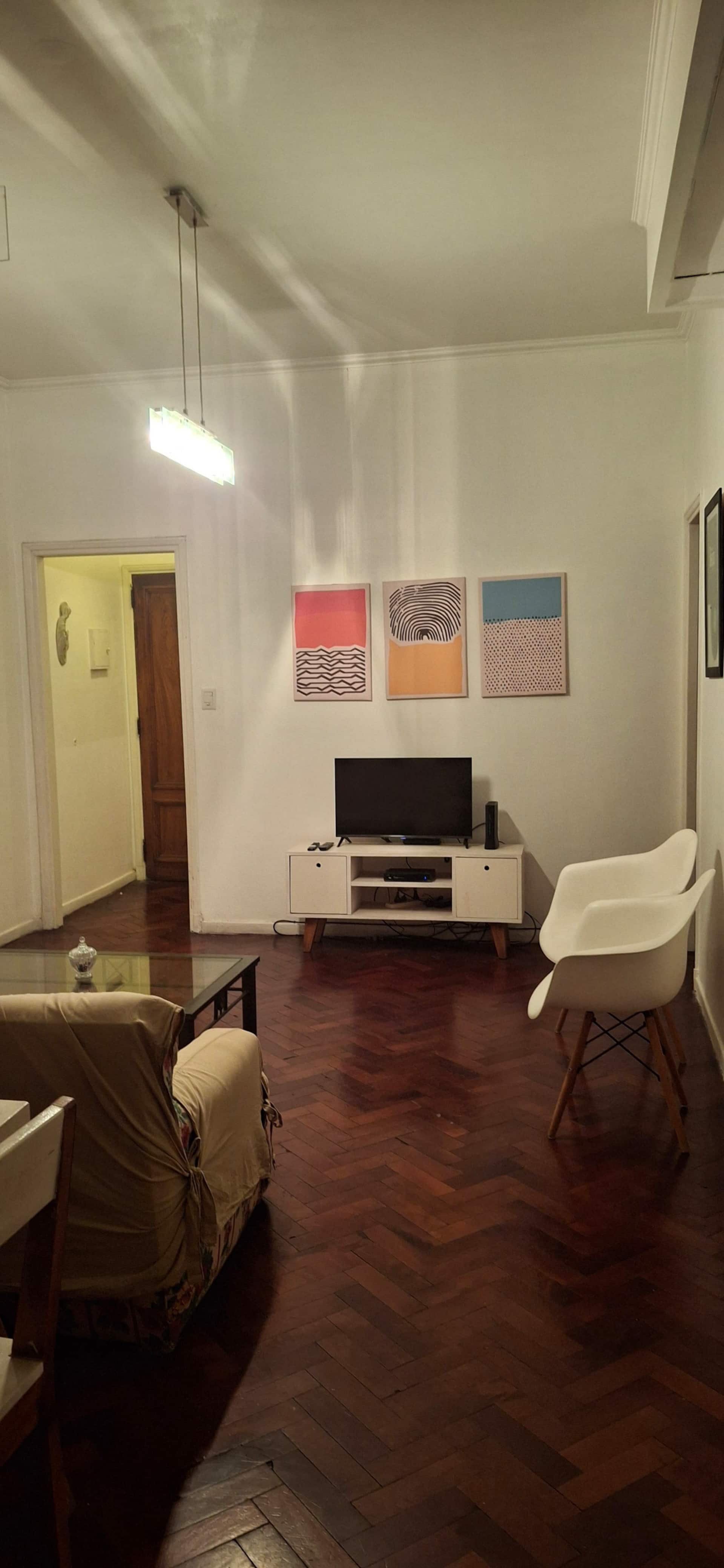 Spacious and close apartment in Recoleta