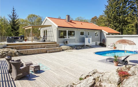 Lovely home in Førresfjorden