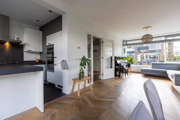 Cozy family house in Rotterdam gallery image 2