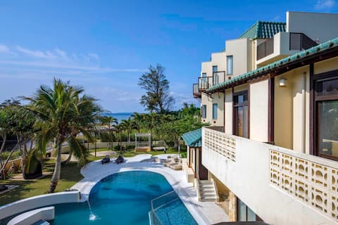 Okinawa's highest level guarantee 1250 ㎡ 10 full Suite, large pool, by the sand beach, 30 beds