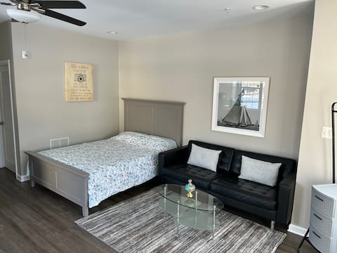 Cozy, Private Walkout Basement Suite, Northern VA