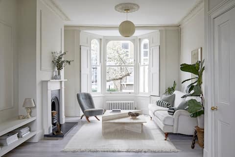 Popular Airbnb listing: Clapton Townhouse- tranquil luxurious family home in Hackney