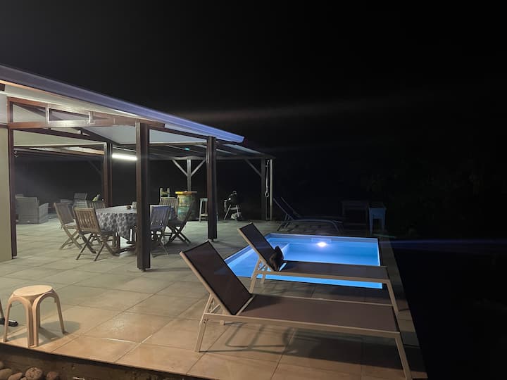 Villa Du Petit Paradis En La Ciudad De Carbet, Vista Al Mar Caribe - Martinica