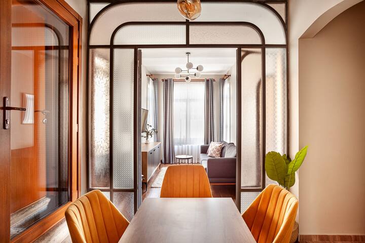 Triplex-14Pax-Center-Galata-3Rooftops-6Bdroom-4Bd gallery image 3