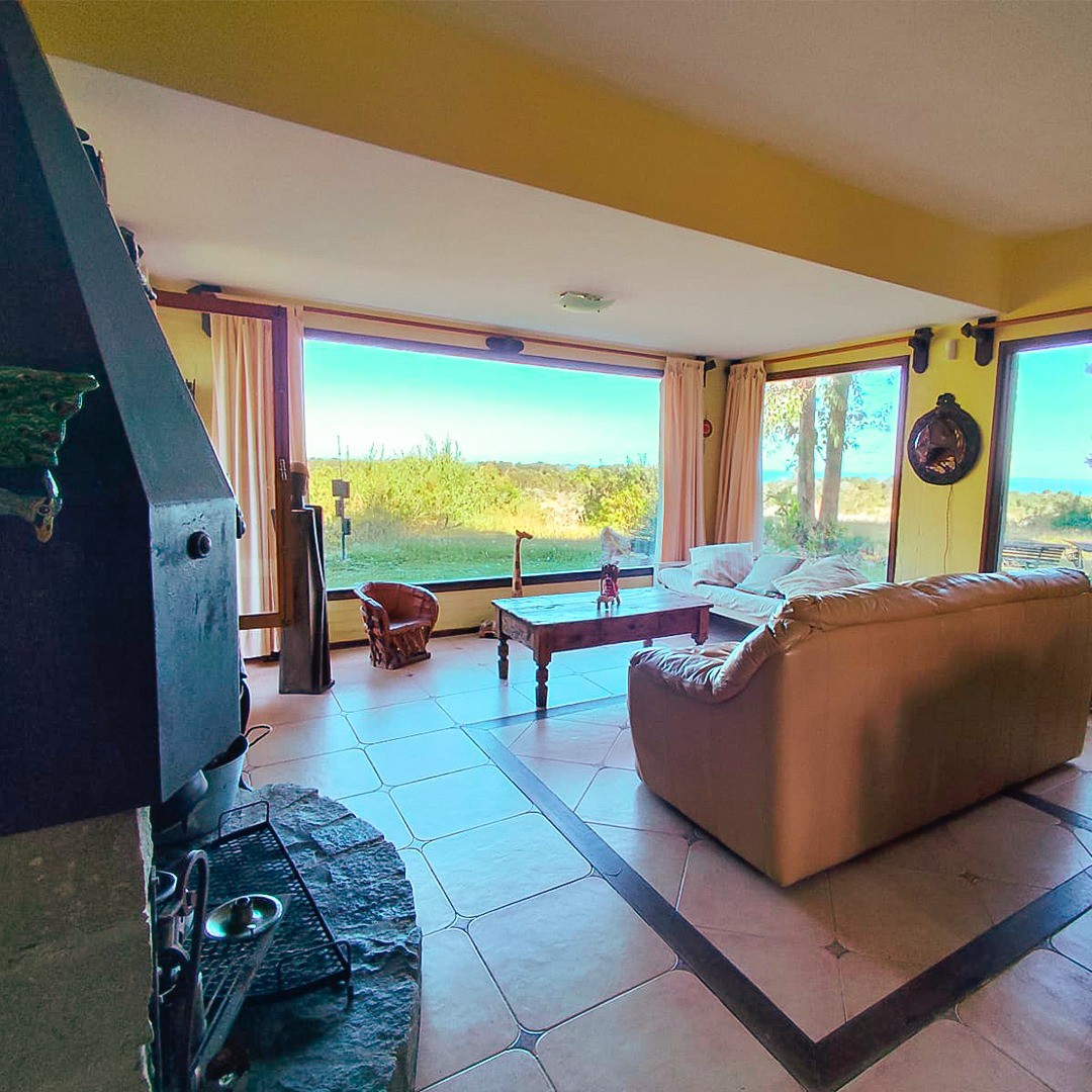 Successful Airbnb property: House in Valle de la Luna in Santa Isabel De La Pedrera