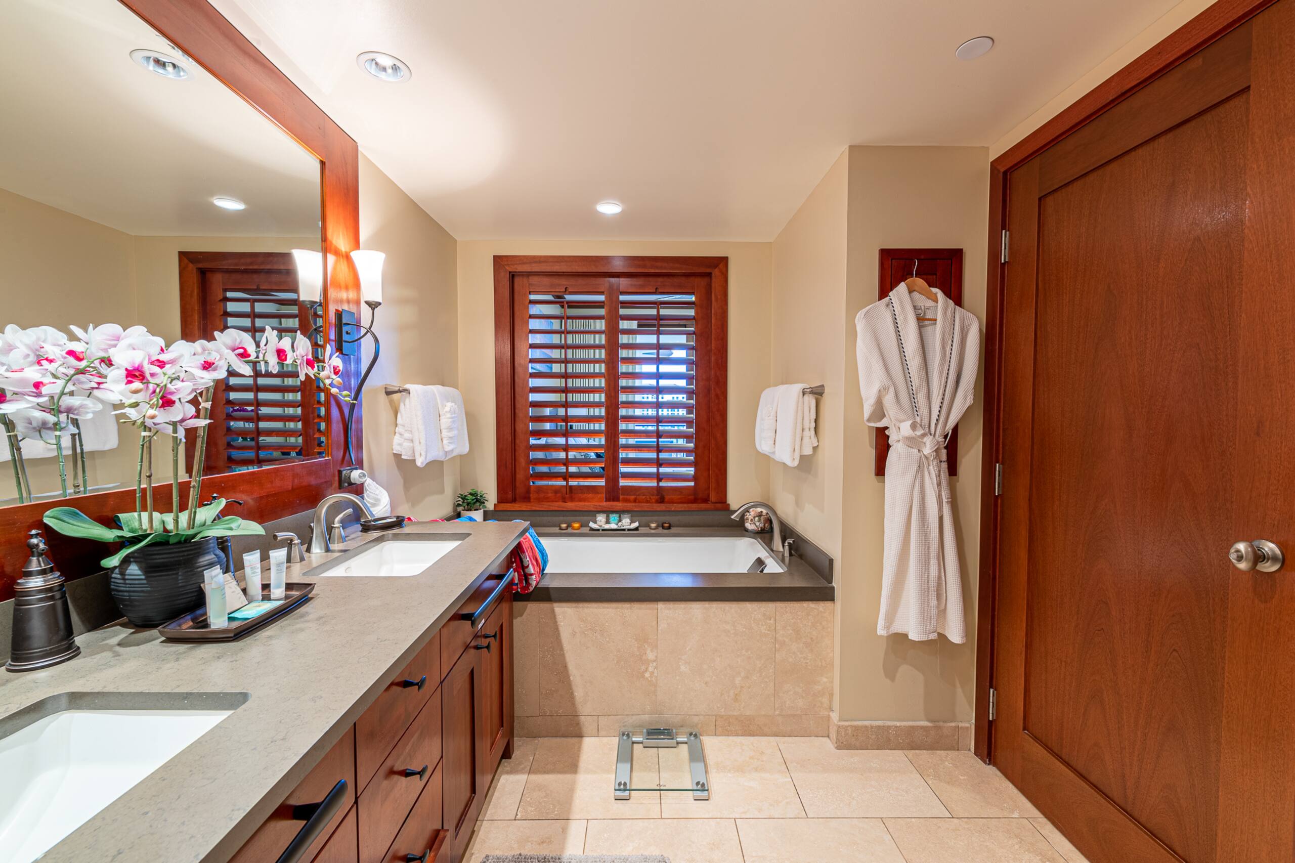 Condo in Kapolei · ★5.0 · 3 bedrooms · 5 beds · 3 private baths - Image 98