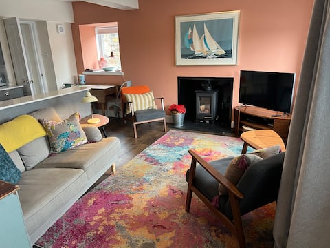 Cosy cottage - sea views, Fife Coastal Path, Golf