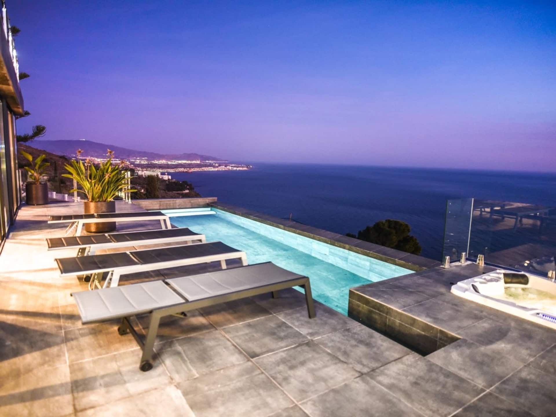 Magnificent 4 bedroom villa with stunning views — photo 3