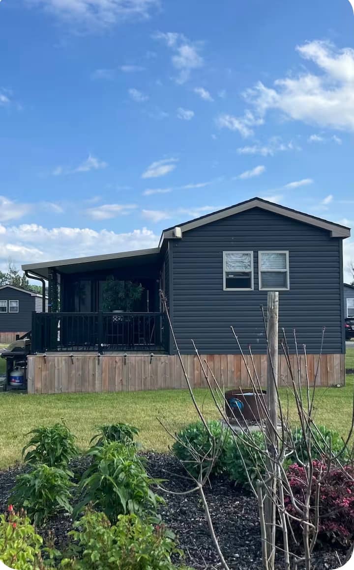 Cottage In The Heart Of Wine Country - Niagara-on-the-Lake