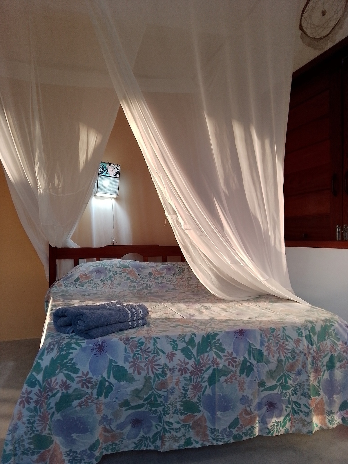 חדרים בהירים, רשת יתושים חדשה וגדולה לשינה מחלונות פתוחים, לשינה ללא רשת יתושים שסוגרת את הדלתות הם חלונות.