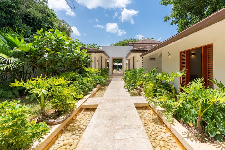 Luxurious Villa Walking Distance To Minitas Beach - La Romana