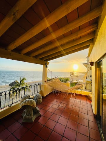 Entire home with 3 bedrooms in Puerto Vallarta - Ocean View & Beachfront Suite - Vista al mar