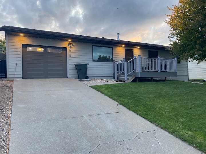 Bikers Getaway 5 Bed 2 Bath Home With 1 Car Garage - Sturgis, SD