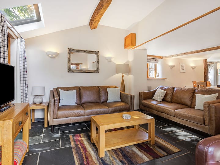 The Tythe Barn W/ Pool @ The Old Rectory Cottages - South Molton