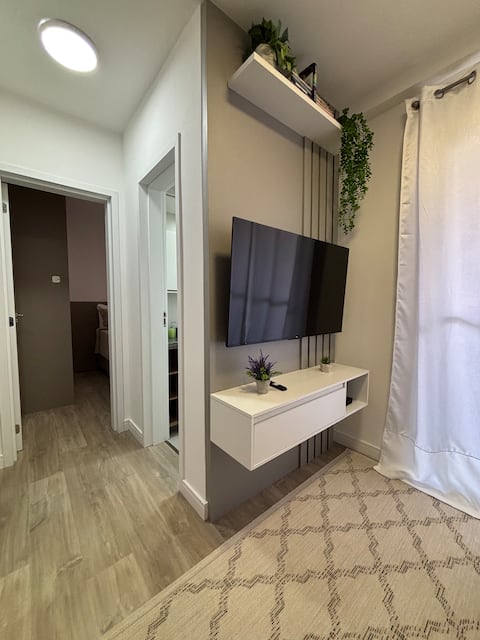 Top Airbnb: Beautiful apartment on the 8th floor, near the airport. in São José Dos Pinhais