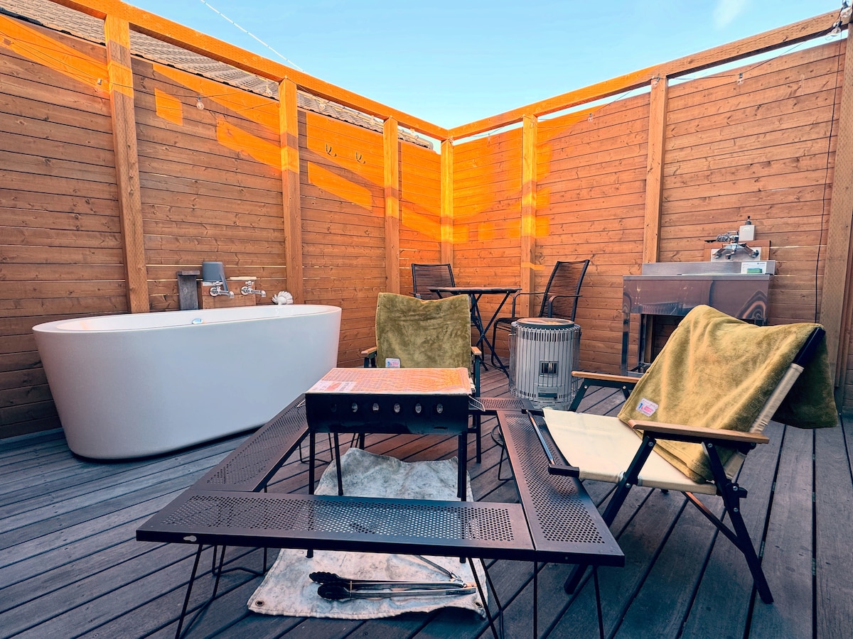 Tiny House Ichi (駅から徒歩5分) 貸切露天風呂付きコンテナタイニー