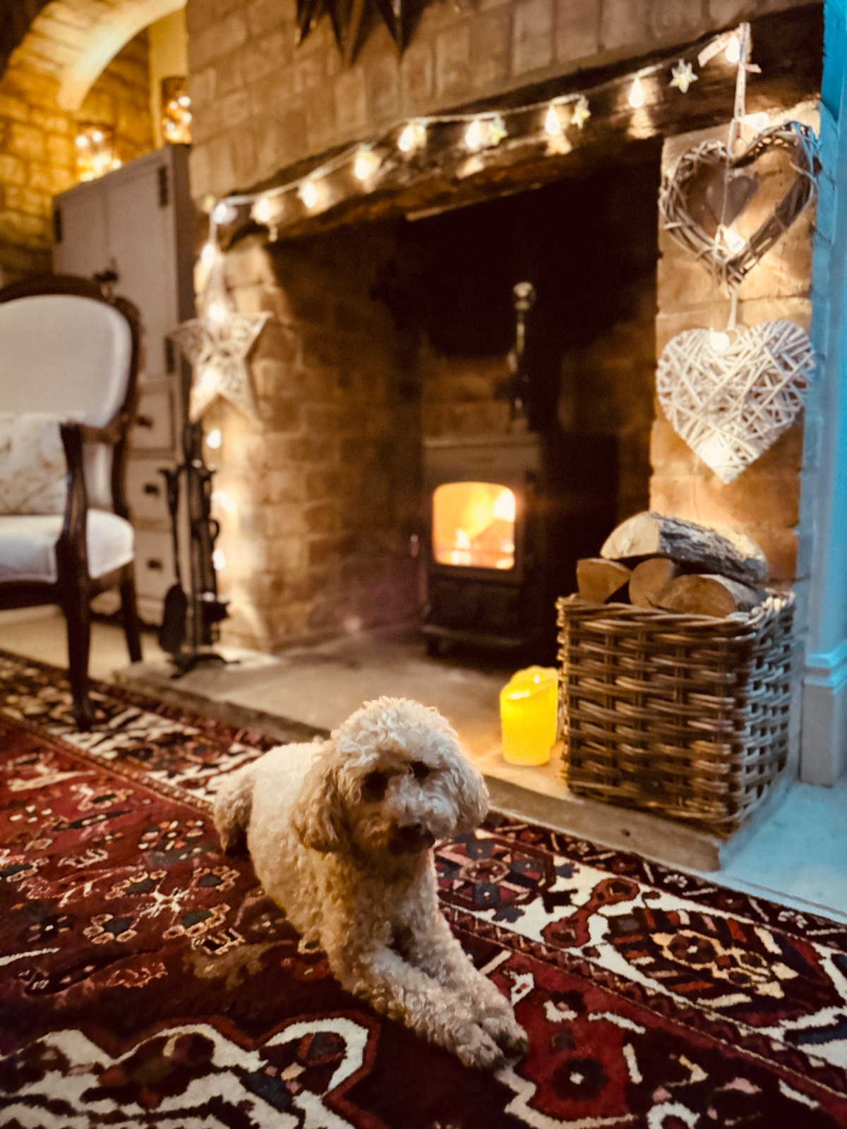 Successful Airbnb property: Charming cotswold cottage central pet friendly in Bourton On The Water