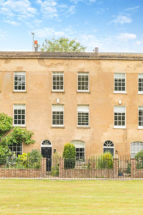 Beautiful Georgian House in Central Windsor