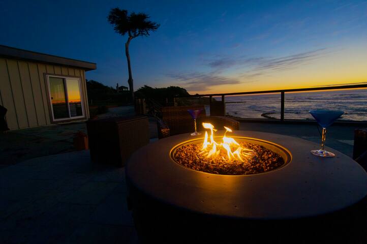 Tranquil Oceanfront Retreat w/ Breathtaking Views gallery image 2